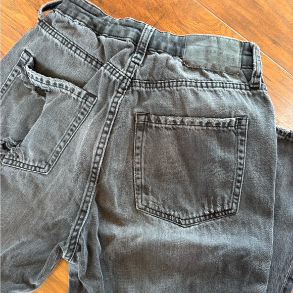 H&M distressed black denin - Picture 5 of 5